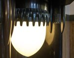 Close-up wandlamp aan weerszijde van de trap.
              <br/>
              Marcel Westhoff, sept 2018